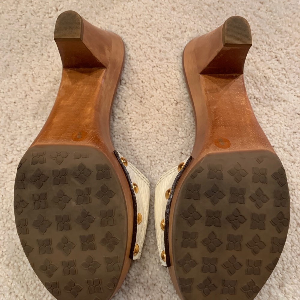 Shoes - Picture 4 of 5